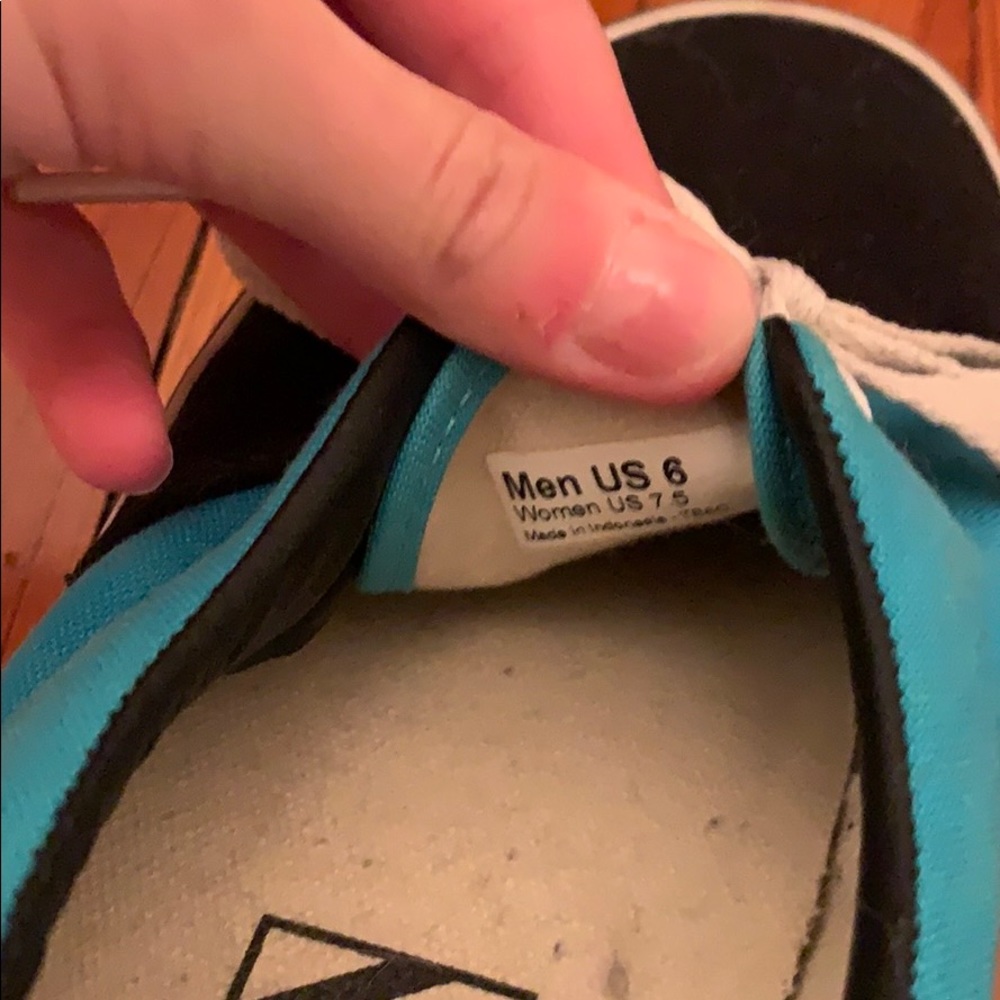 Vans - Picture 4 of 5